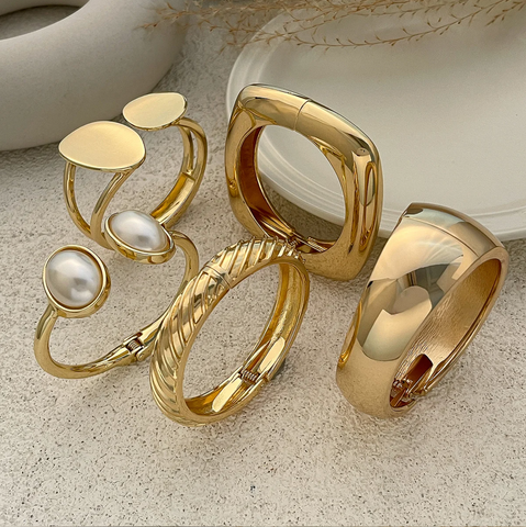 GILDED STATEMENT Bangle Set GILDED STATEMENT Bangle Set
