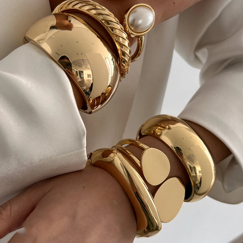 GILDED STATEMENT Bangle Set GILDED STATEMENT Bangle Set