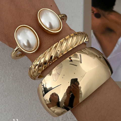GILDED STATEMENT Bangle Set GILDED STATEMENT Bangle Set