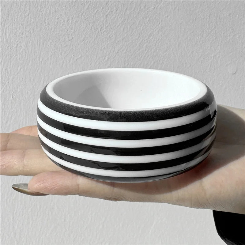 GRAPHIC Wide Bangle