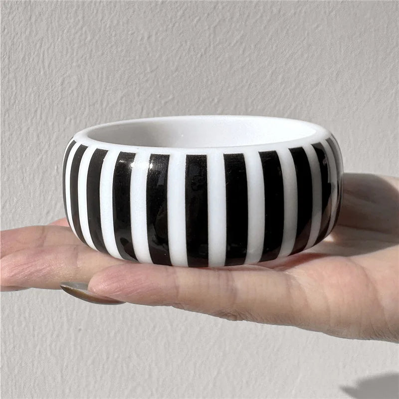 GRAPHIC Wide Bangle