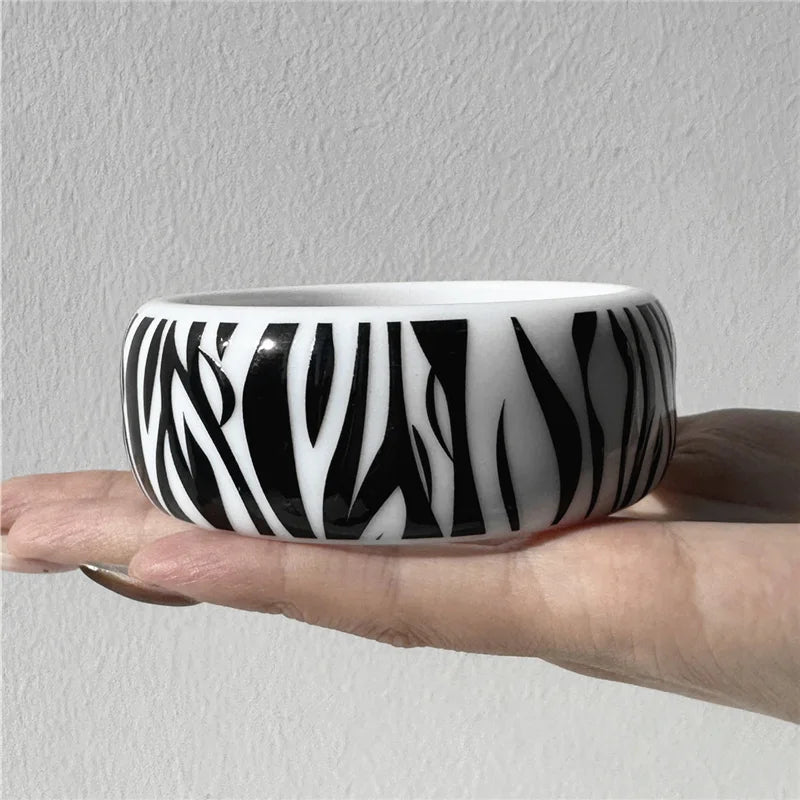 GRAPHIC Wide Bangle