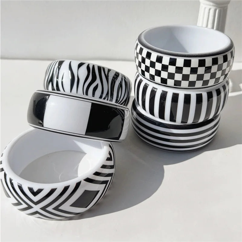 GRAPHIC Wide Bangle Main image