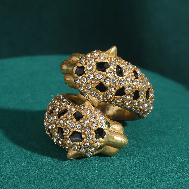 SPOTTE Crystal Cocktail Ring Secondary image