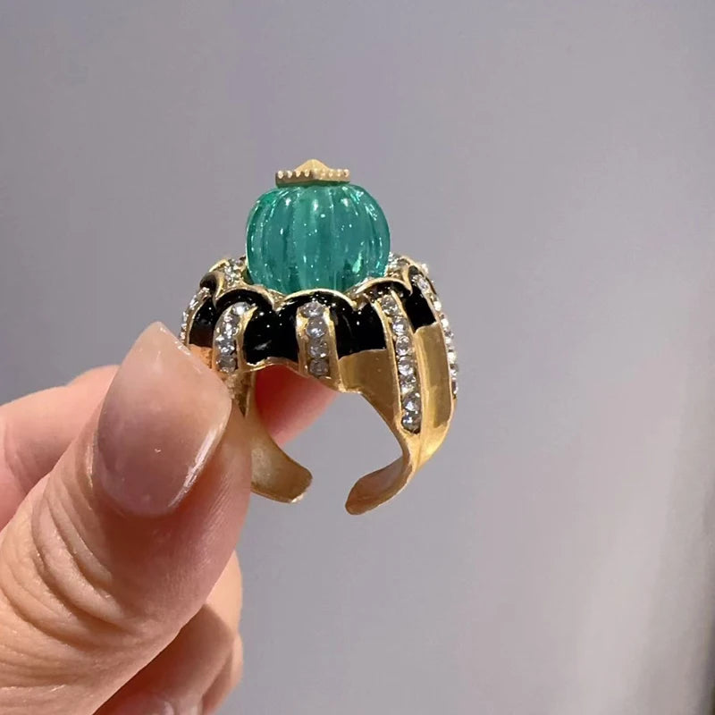 EMERALD EMPRESS Ring Secondary image