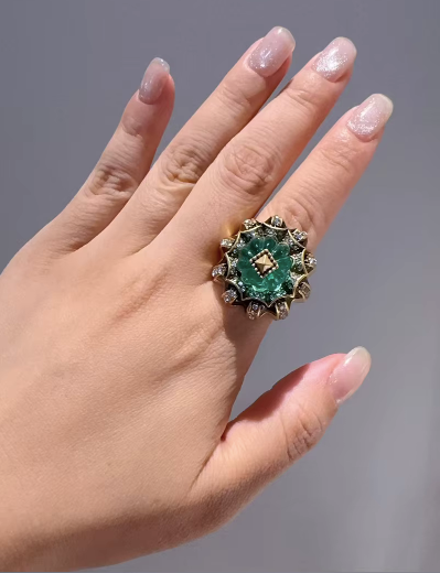 EMERALD EMPRESS Ring-ring-SAINT CHIC