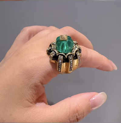 EMERALD EMPRESS Ring-ring-SAINT CHIC