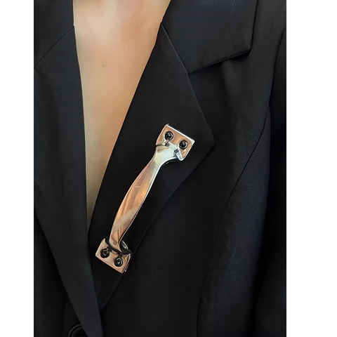 HANDLE Brooch Pin