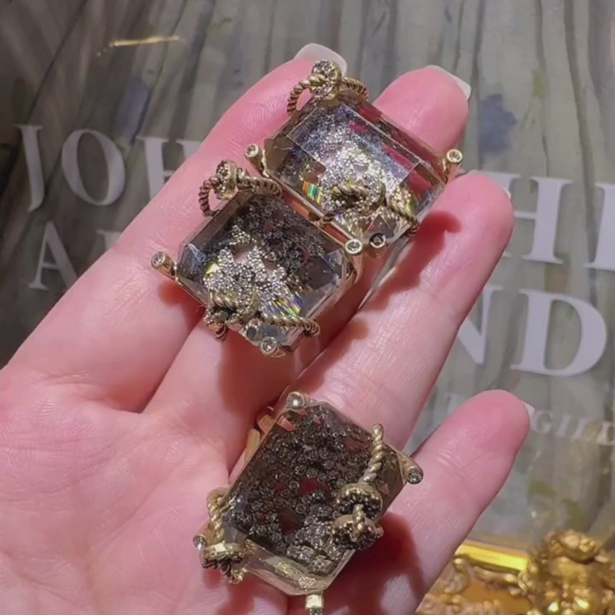 RELIQUE Crystal Stone Ring