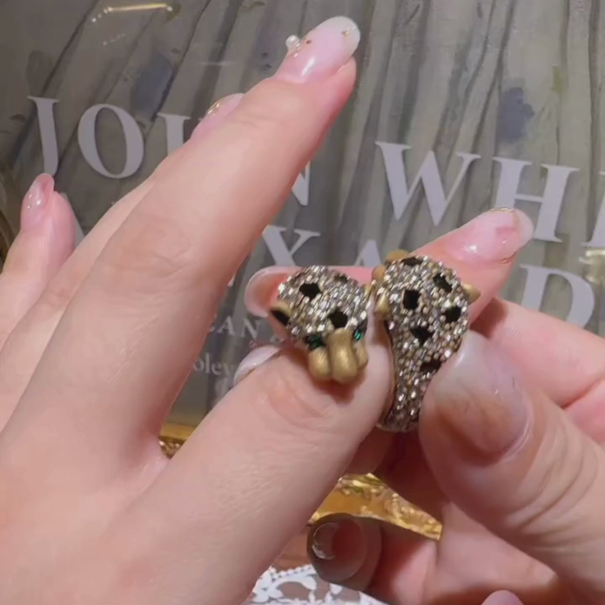 SPOTTE Crystal Cocktail Ring